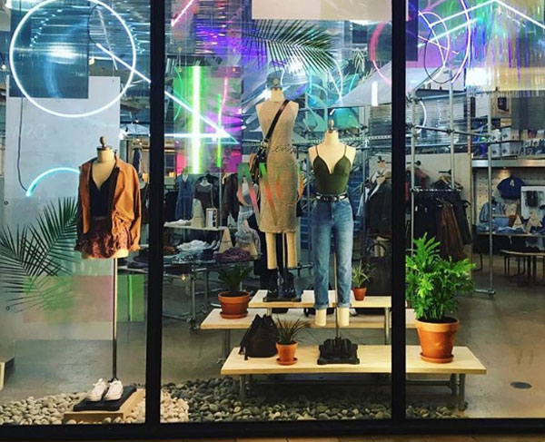 Urban Outfitters, ricavi 2015 a +4%