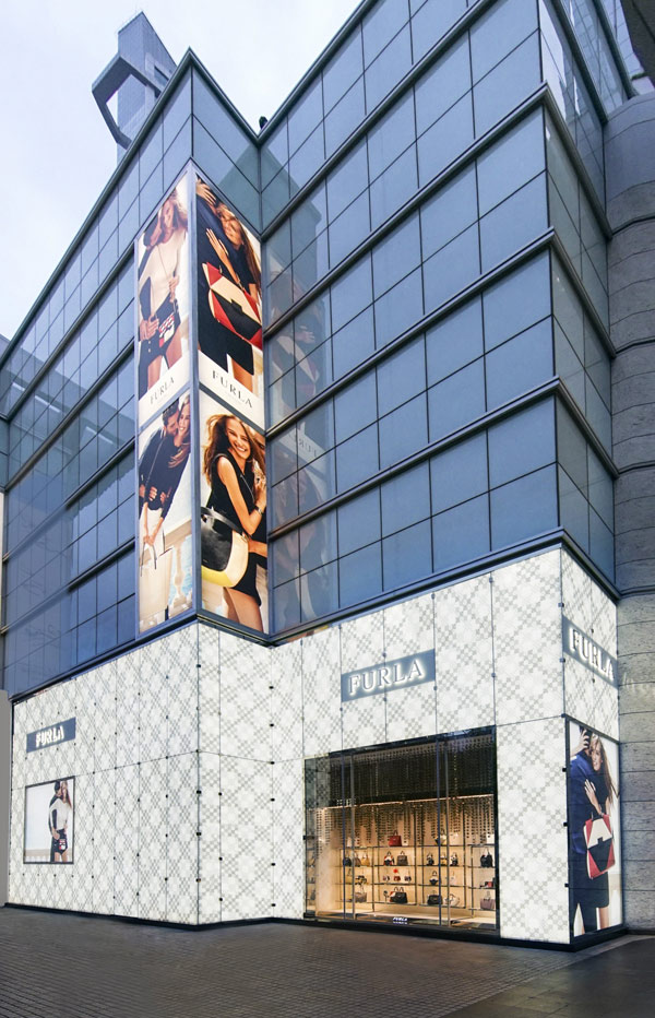 Furla apre a Shanghai