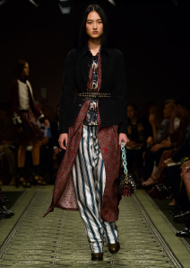 Burberry September 2016 Collection - Look 19