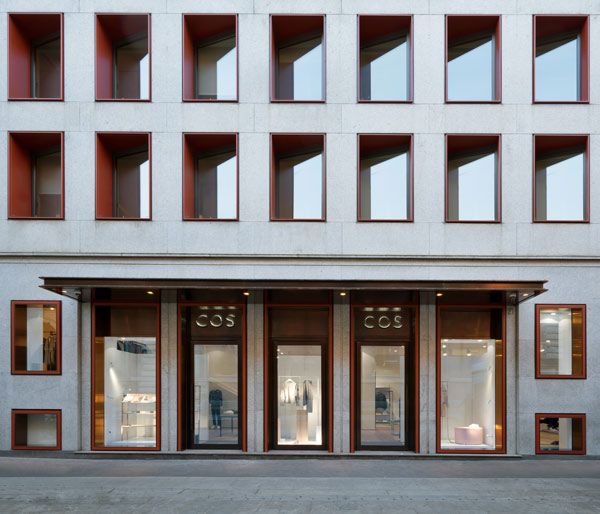 Il fast fashion ha accerchiato Montenapo