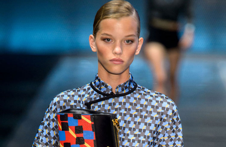 Prada e Armani, la cultura oltre la moda