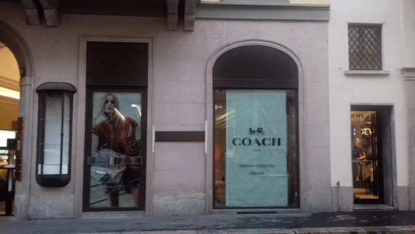 Svolta di Coach: primo store nel Quadrilatero