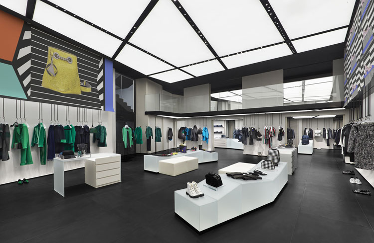 Emporio Armani riapre a Parigi