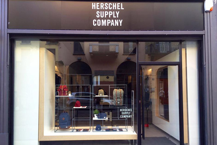 Gli zaini Herschel aprono in Italia
