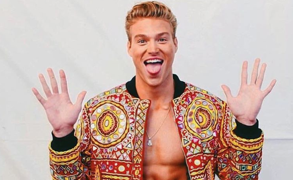 L’uomo Moschino torna a Milano