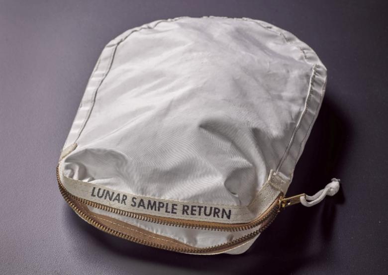 La borsa più cara? È firmata dalla Nasa