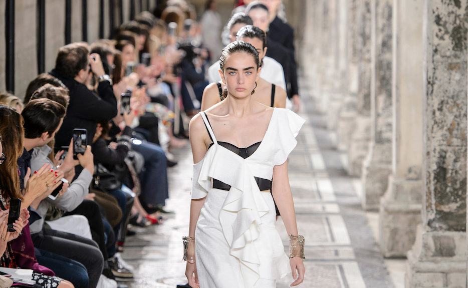 Quelli che si agganciano alla couture di Parigi