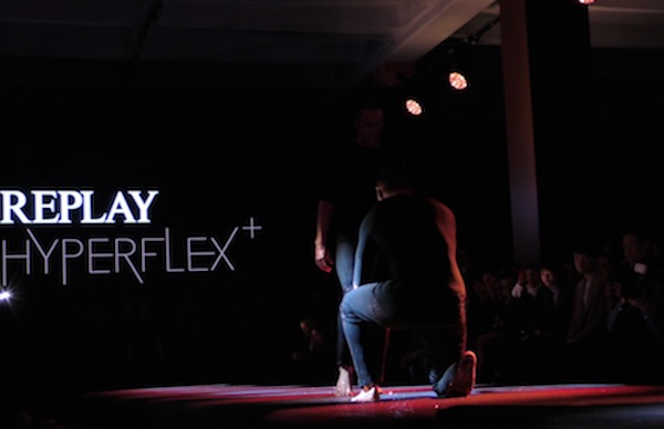 Replay lancia la denim revolution con Hyperflex+