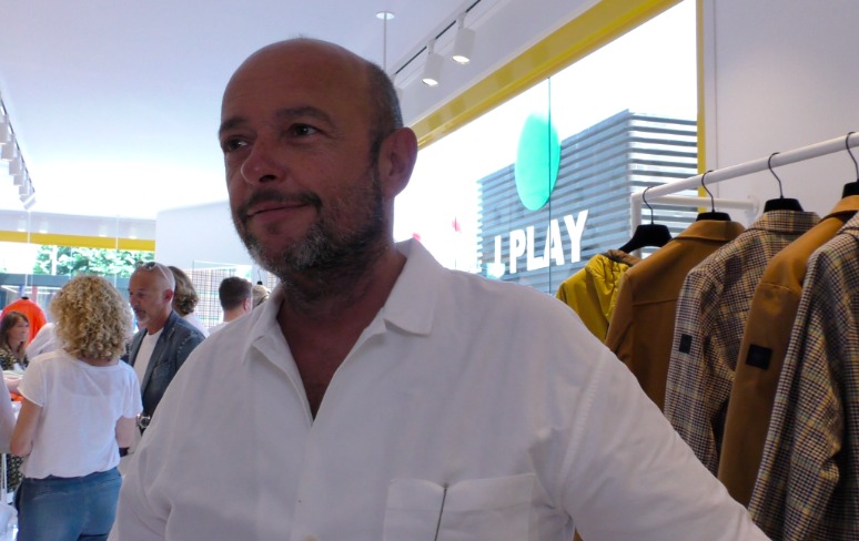 Oof pronto a debuttare nell’e-commerce