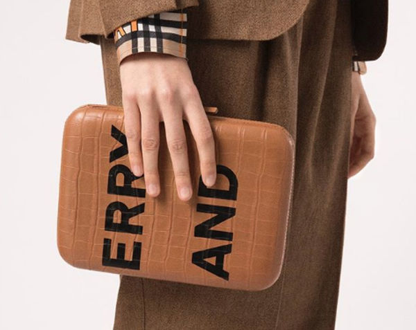 Burberry, nei sei mesi cresce l’utile (+36%)