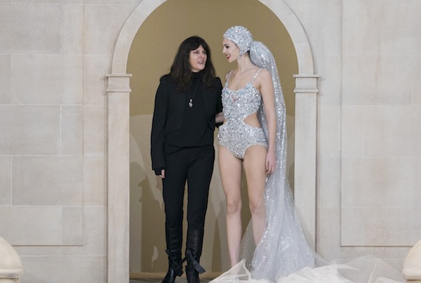 Dopo Lagerfeld, passa a Viard la guida di Chanel