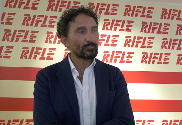 Rifle corre con licenze e retail
