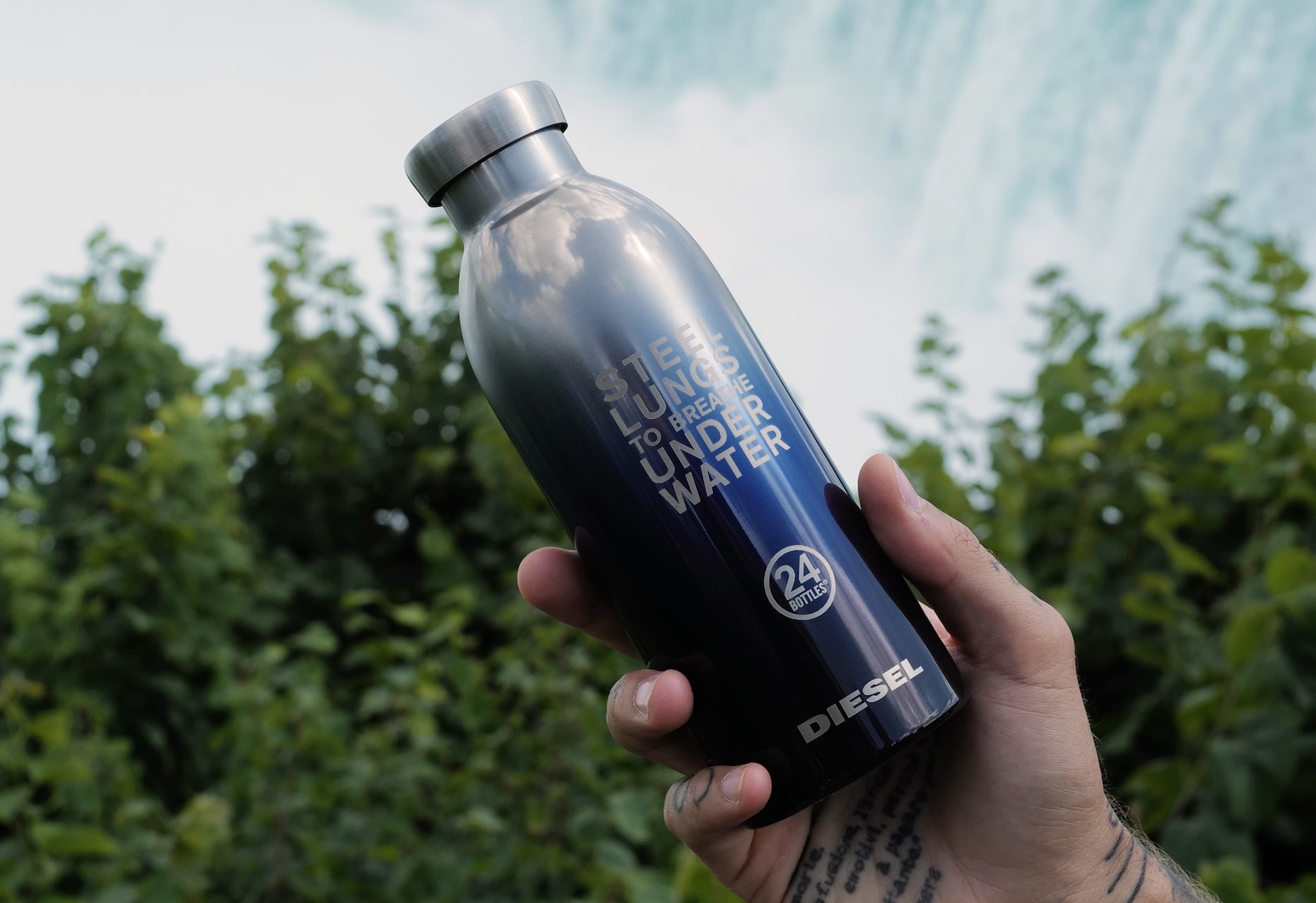 Il blue denim unisce Diesel e 24Bottles