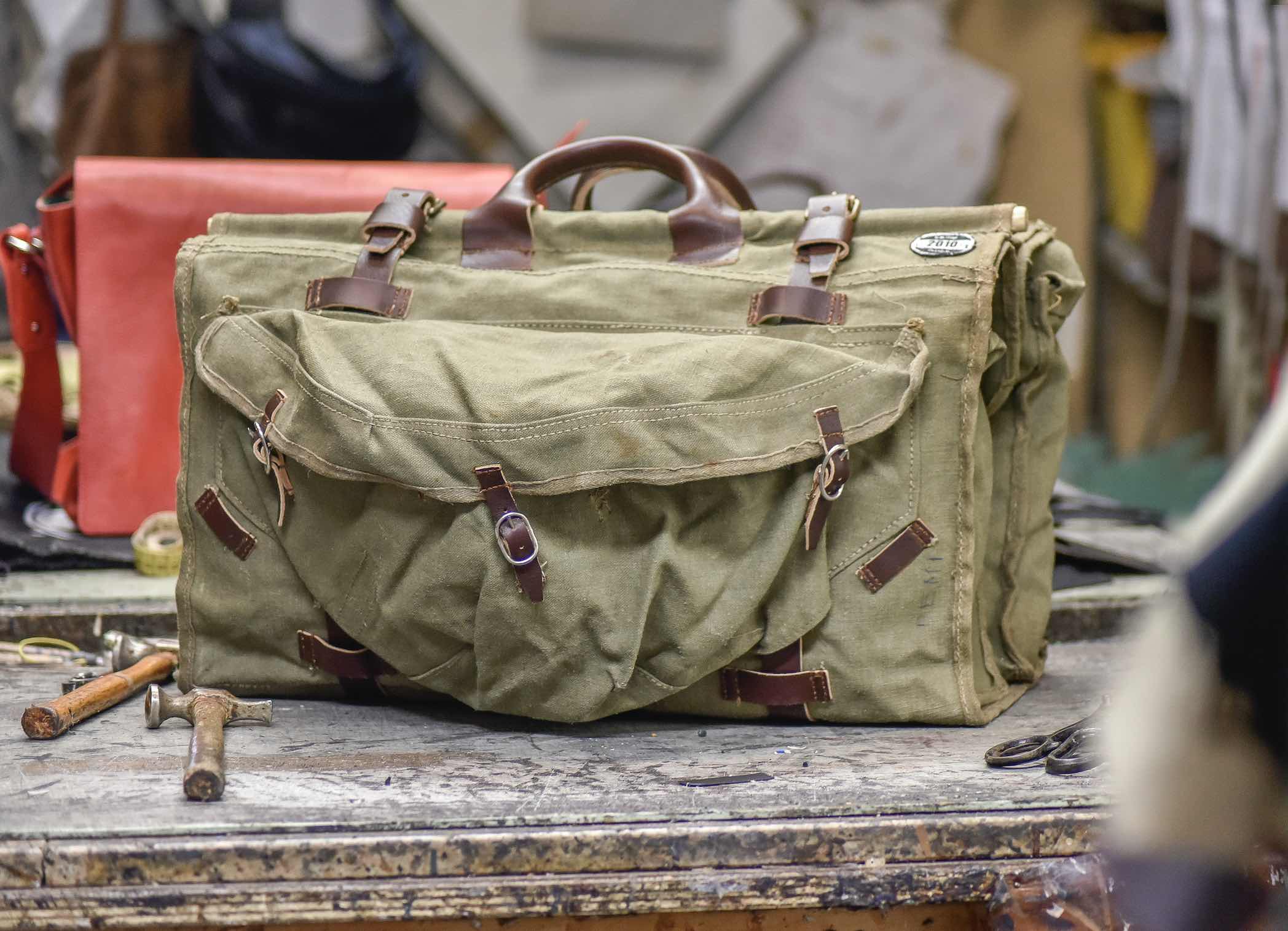 2010 Limited Edition rispolvera le vere military bag