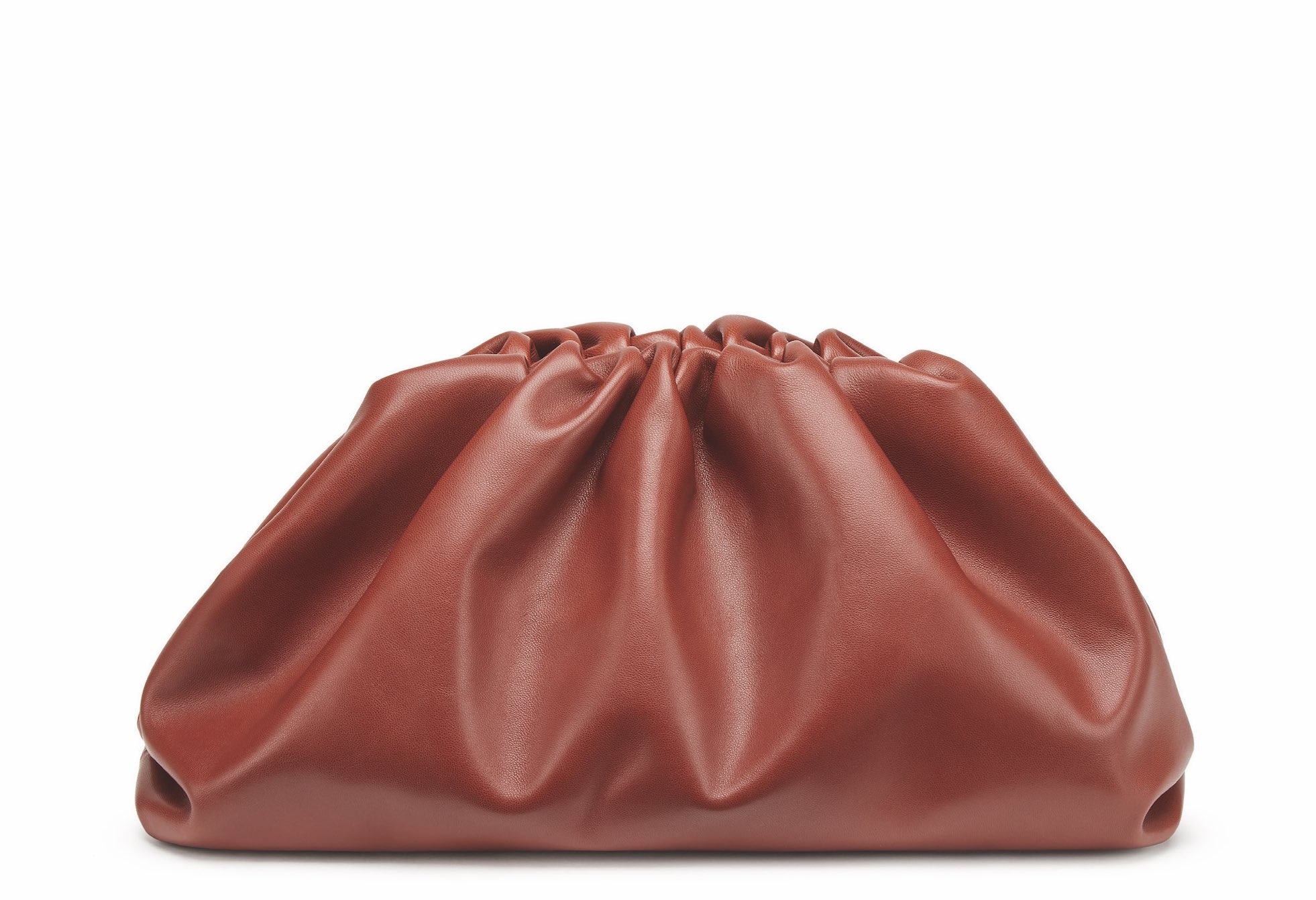 Bottega Veneta reinventa la Pouch per Natale