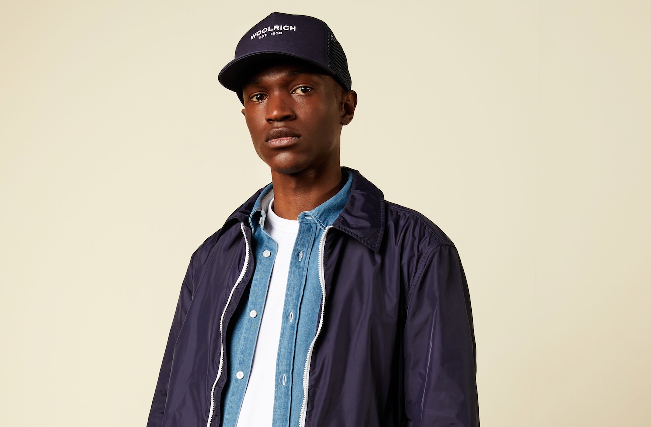 Woolrich sconfigge il vento con la giacca ‘Windbreaker’