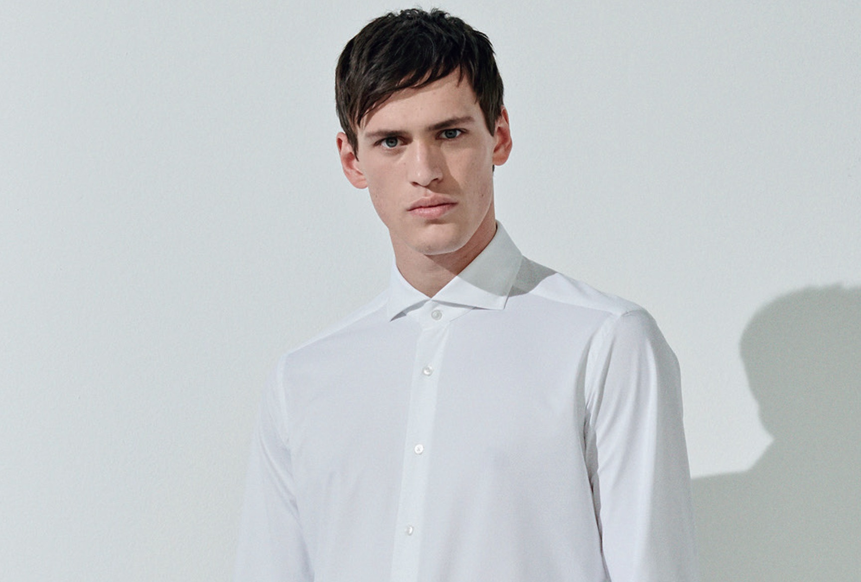 Xacus svela la camicia allontana virus