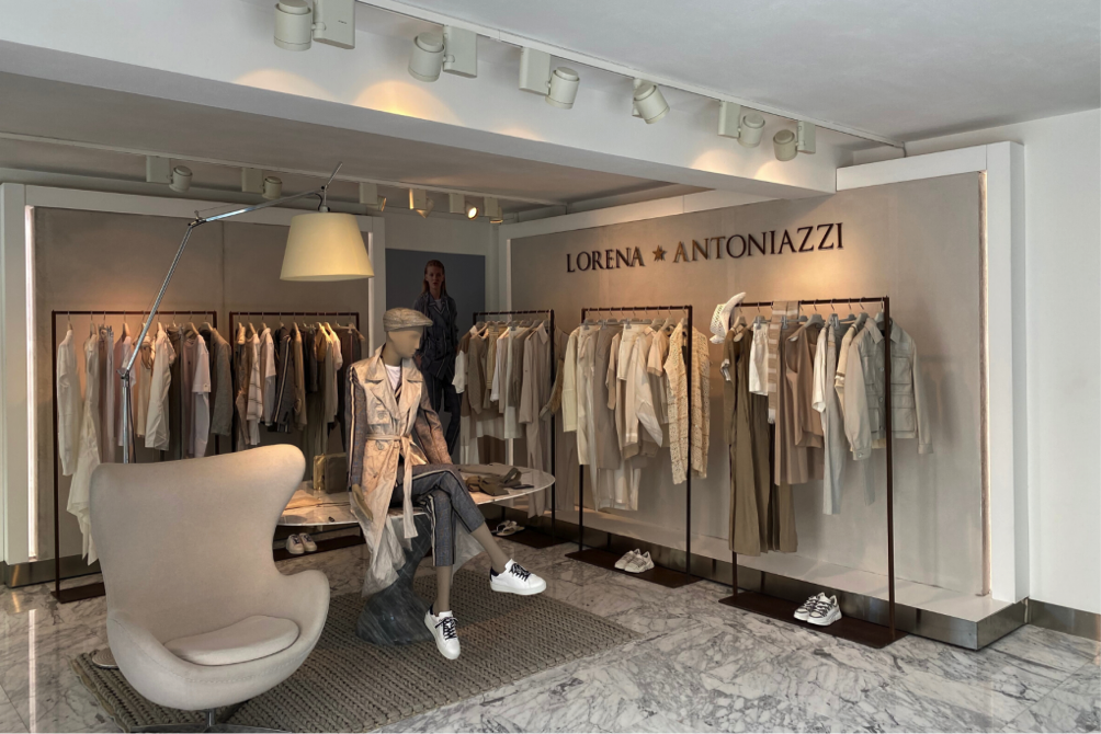Lorena Antoniazzi apre a Forte Dei Marmi