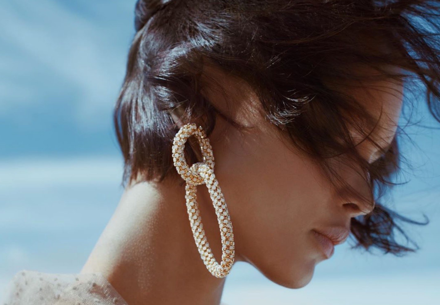 H&M lancia la prima capsule con brand arabo