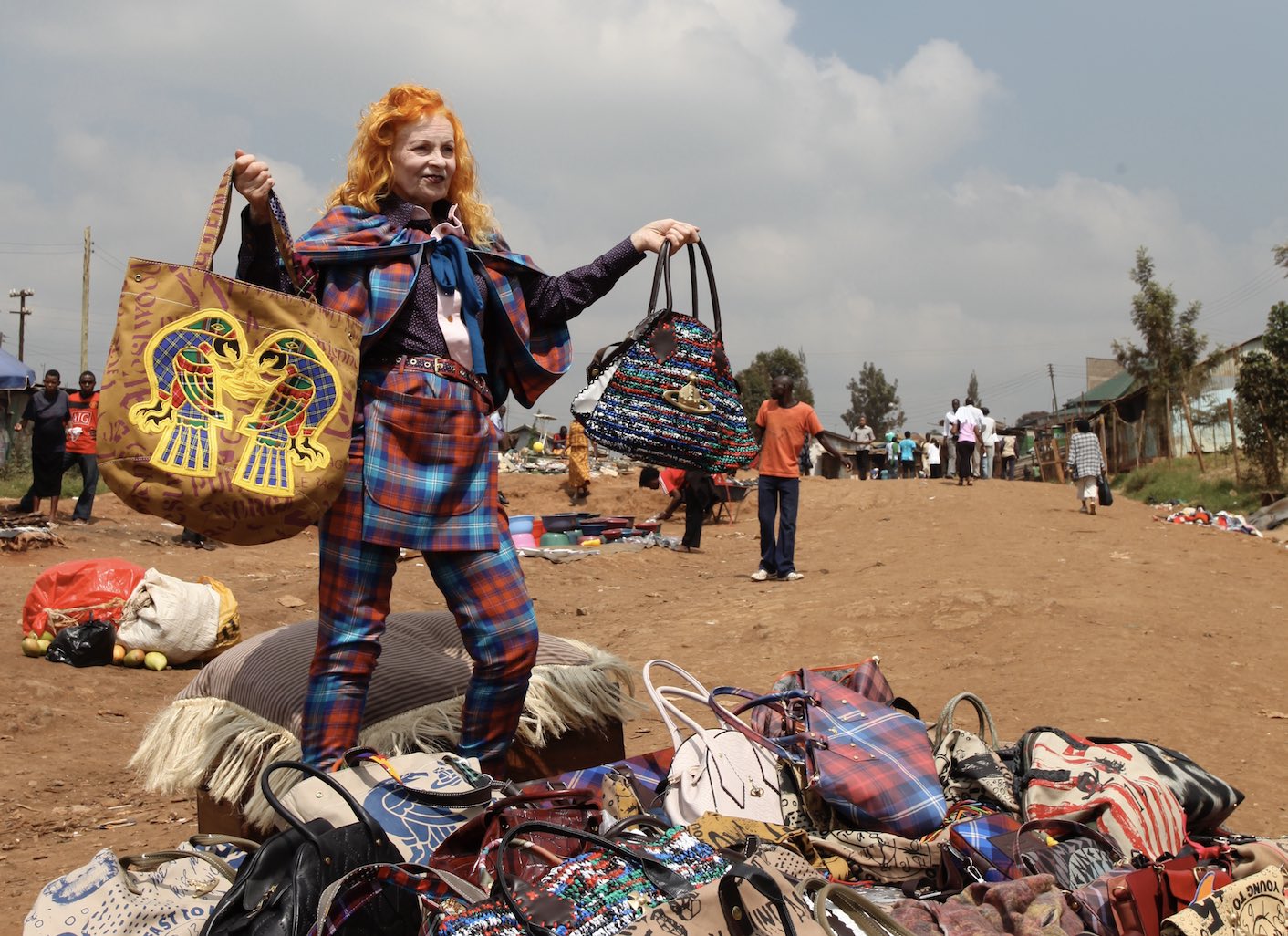 Vivienne Westwood celebra 10 anni con Artisan.Fashion
