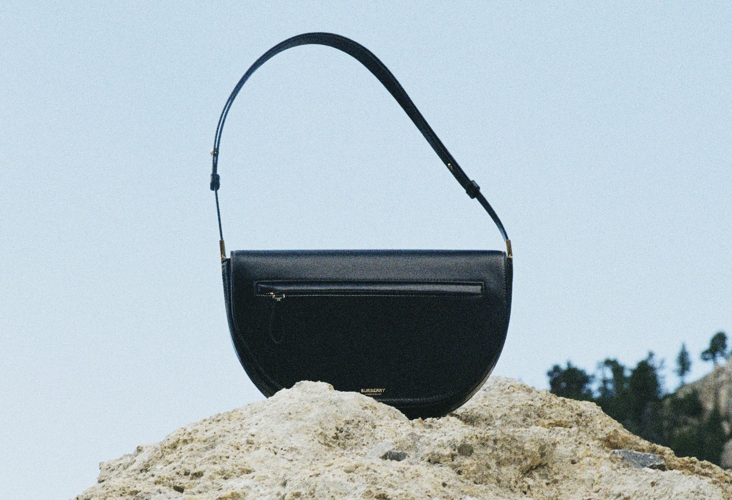 Burberry svela la nuova borsa Olympia