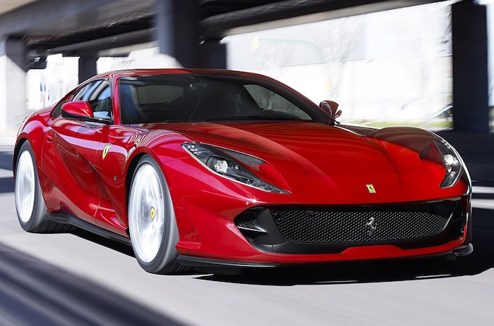 Ferrari, a giugno prima collezione moda luxury