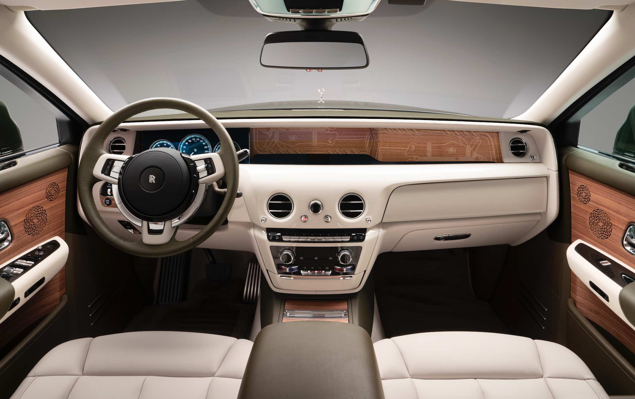 Rolls-Royce sfreccia con lo stile di Hermès