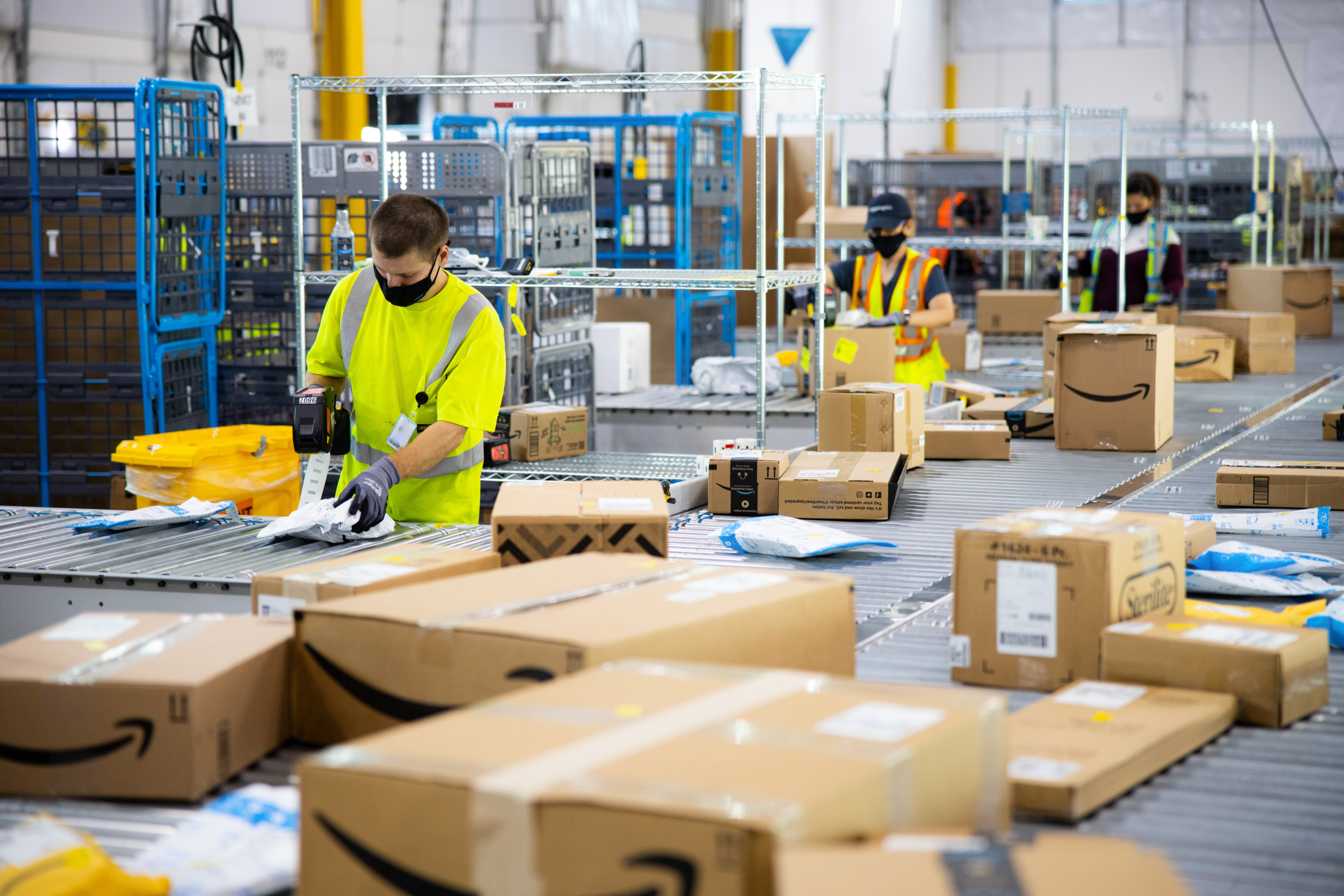 Amazon, 700 mln $ spesi contro i fake nel 2020