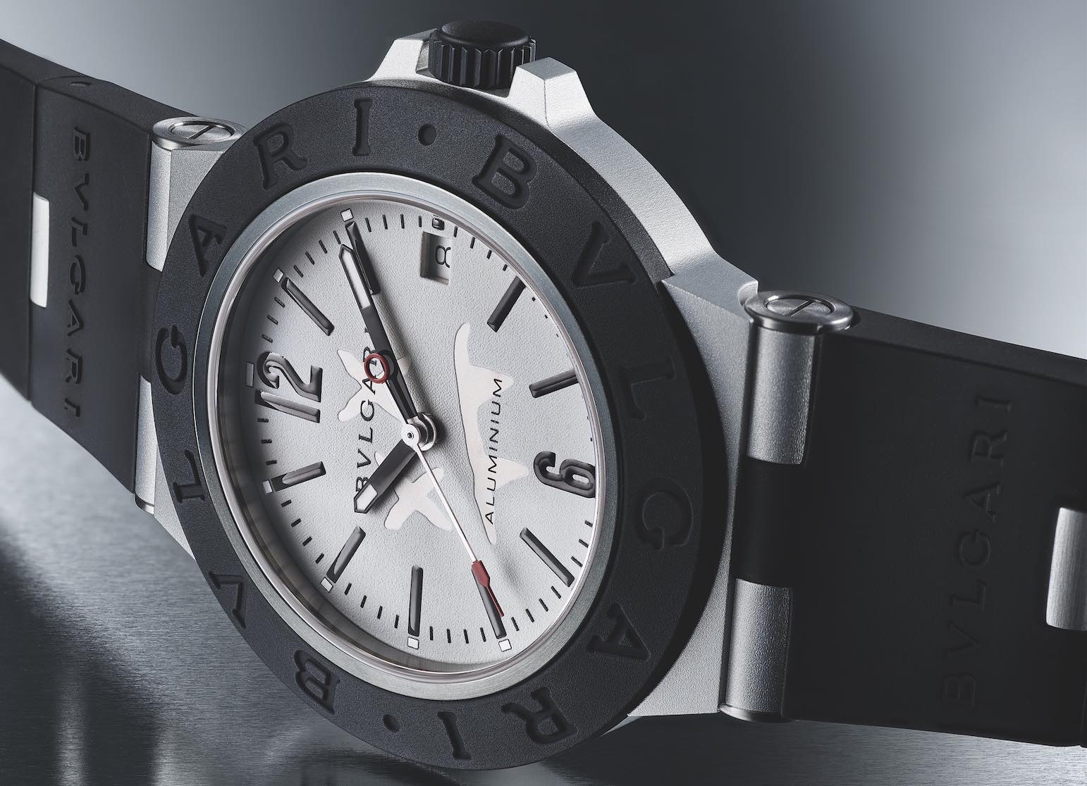 Steve Aoki personalizza lo stile di Bulgari Aluminium