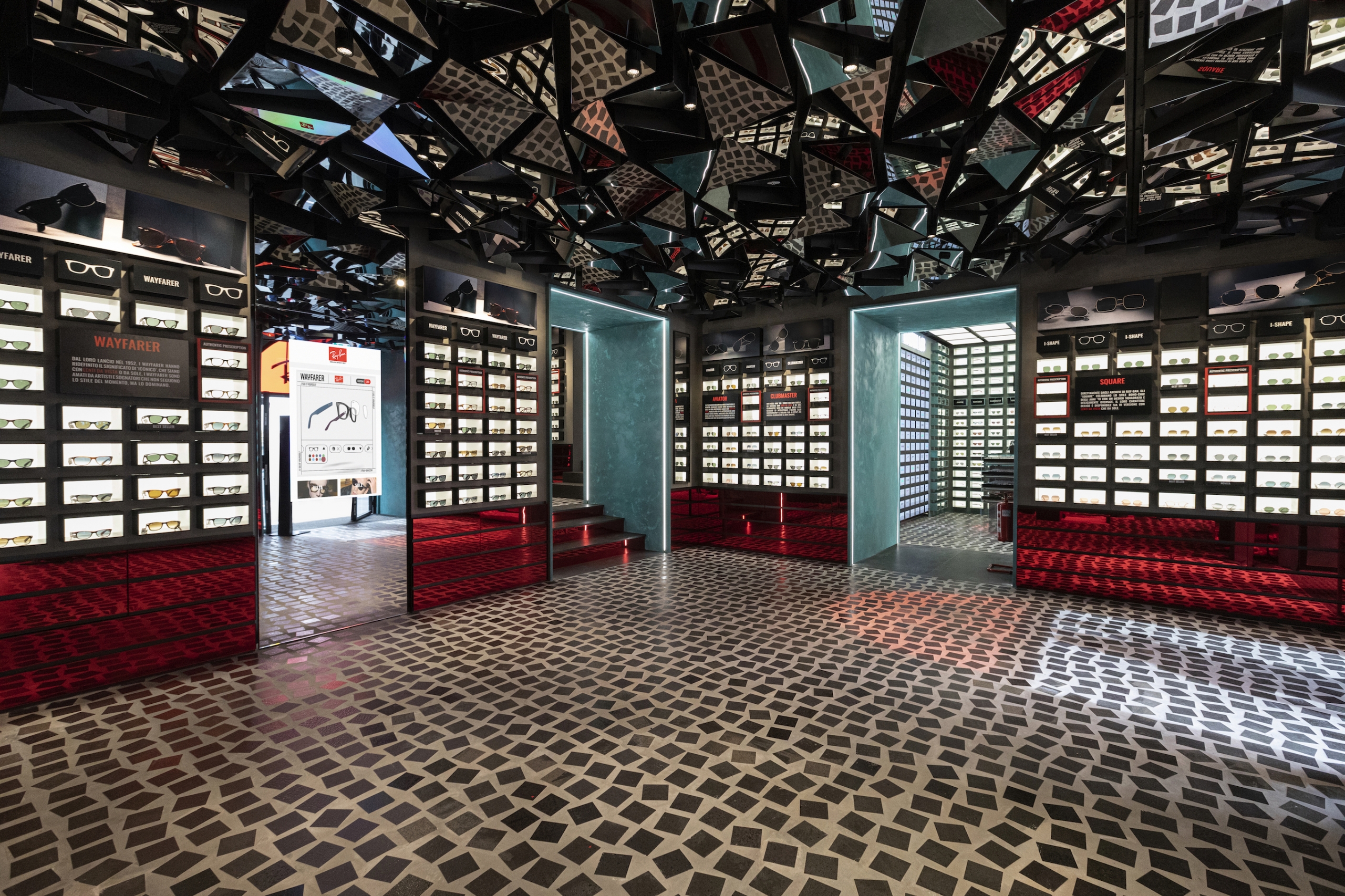 Ray-Ban apre il primo monomarca a Napoli