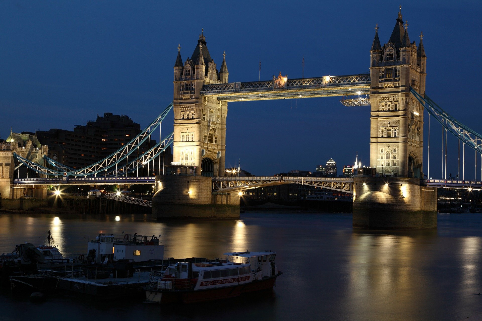 Il ritorno in negozio parte da Londra. Ad aprile moda retail +69%