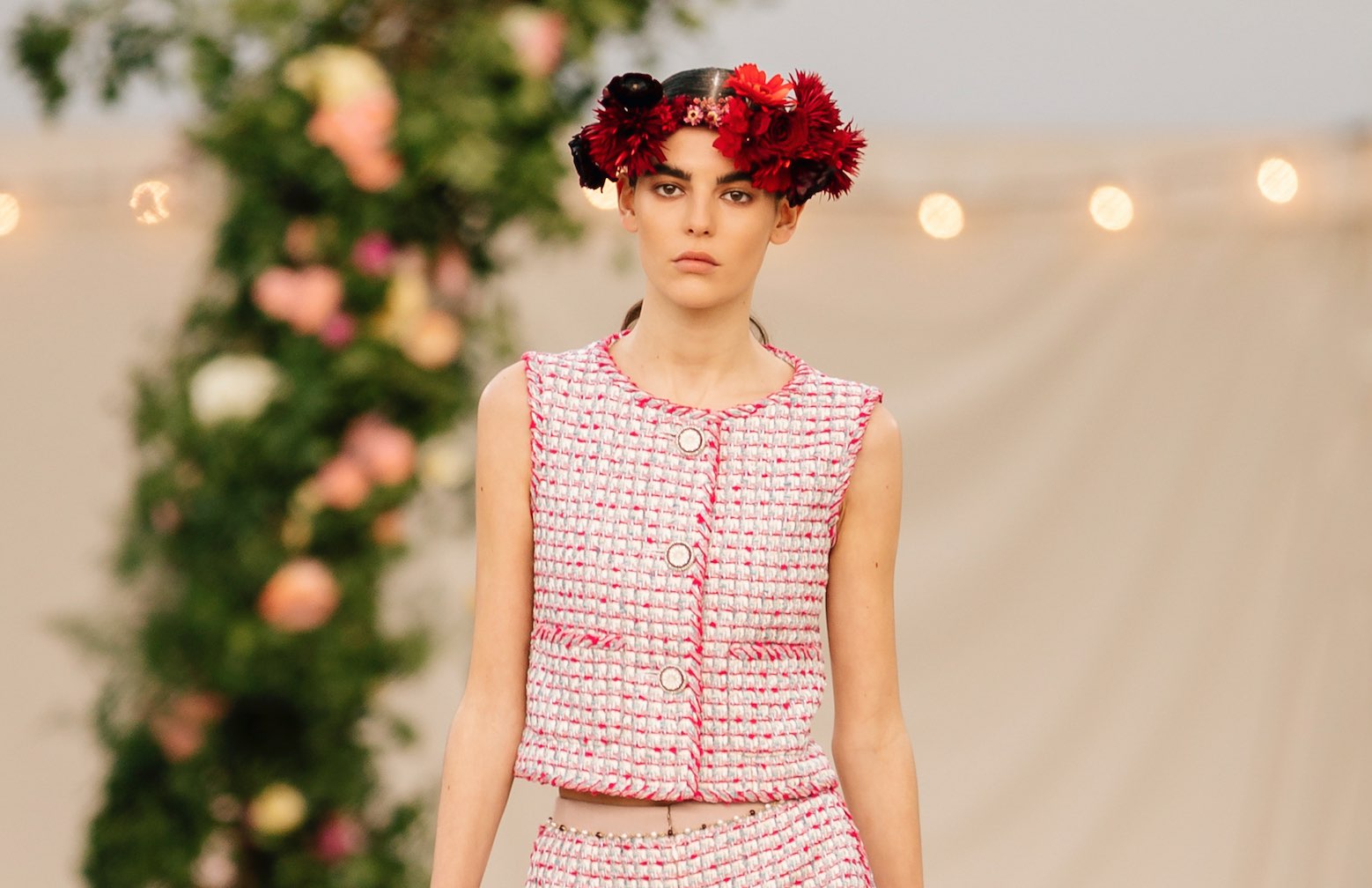 L’alta moda di Parigi torna a sfilare in presenza