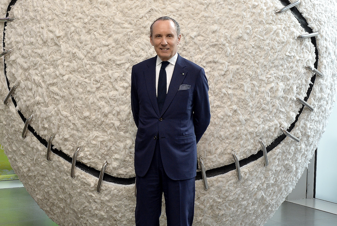 Ancora M&A per le aziende italiane. Zegna rileva Tessitura Ubertino