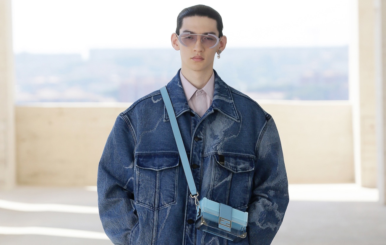 La moda agender corre online. L’e-commerce spinge la tendenza unisex