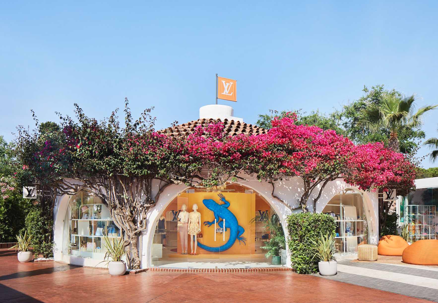 Il lusso scommette nella formula retail in hotel