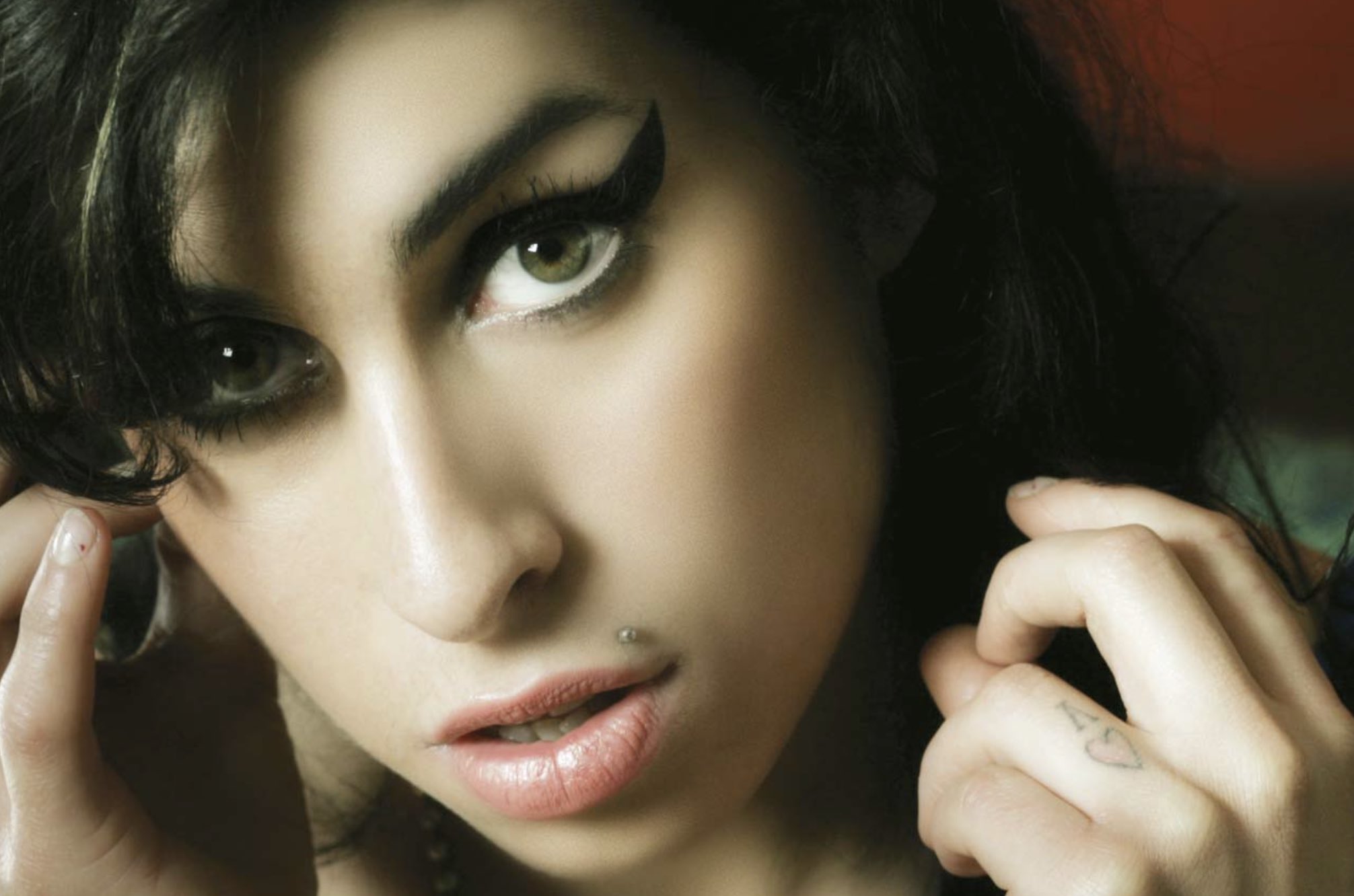 All’asta gli abiti della cantante Amy Winehouse
