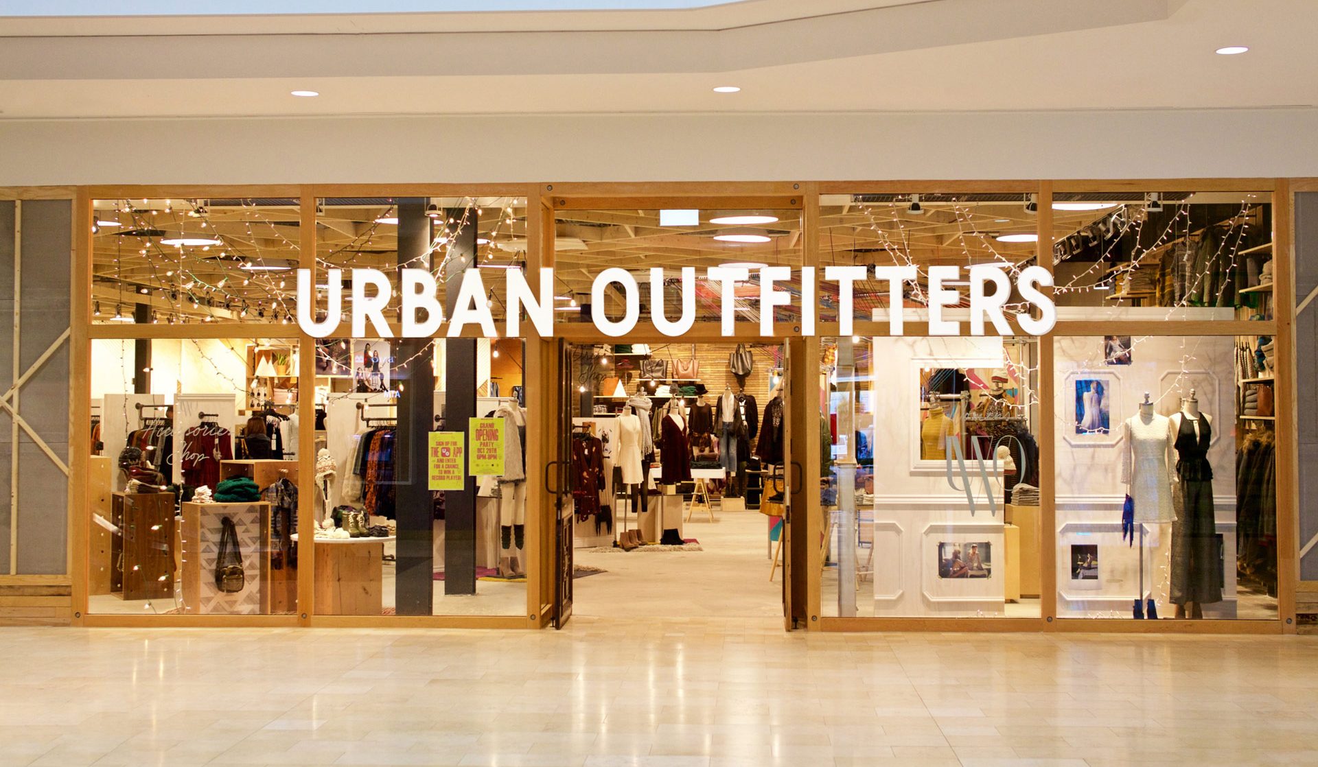 Urban Outfitters, store in calo e il titolo crolla
