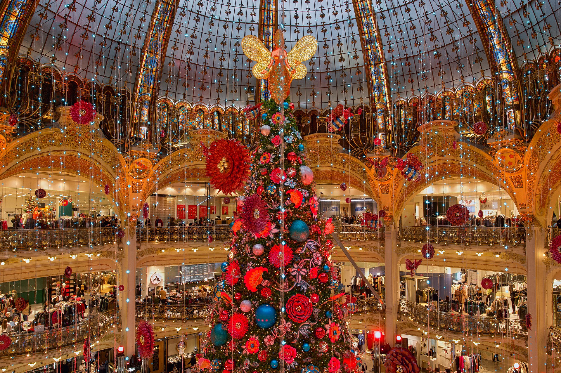 La moda sarà protagonista sotto l’albero di Natale degli italiani