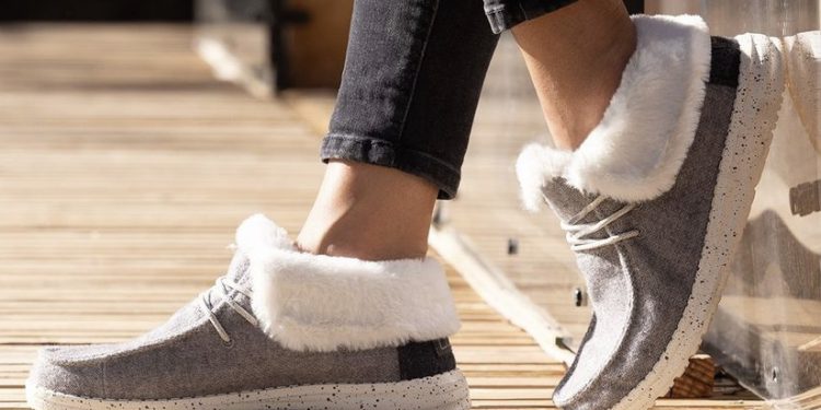 Crocs compra l’italiana Heydude per 2,5 mld $
