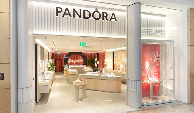 Pandora record nel 2021, risultati sopra le attese