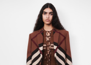 Burberry alza l’outlook. Utili a +35% nel fiscal year