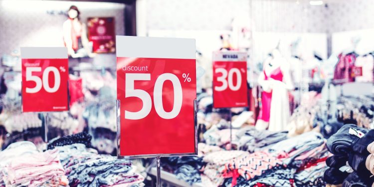 Partenza sottotono per i saldi 2022. Ma la moda ha fiducia
