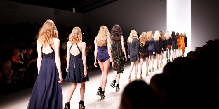 Sace, nel 2022 previsto il recupero della moda