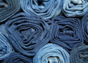 Il denimwear corre verso 79 mld $ nel 2026