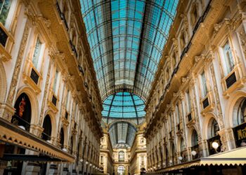 Milano, la Galleria è il place to be del lusso. Tod’s al posto di Bric’s