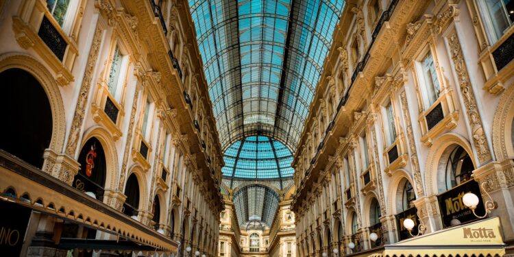 Milano, la Galleria è il place to be del lusso. Tod’s al posto di Bric’s