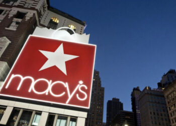 Macy’s, no allo spin-off del web. Q4 oltre le attese