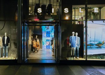 Sisley, la campagna prende vita nel flagship di Milano