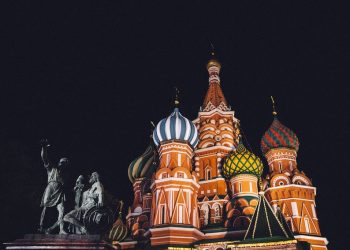 La Russia risponde alle sanzioni con il ‘parallelo’