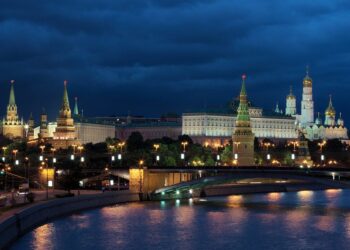 Ritirata del lusso dalla Russia. Anche le griffe italiane chiudono le boutique